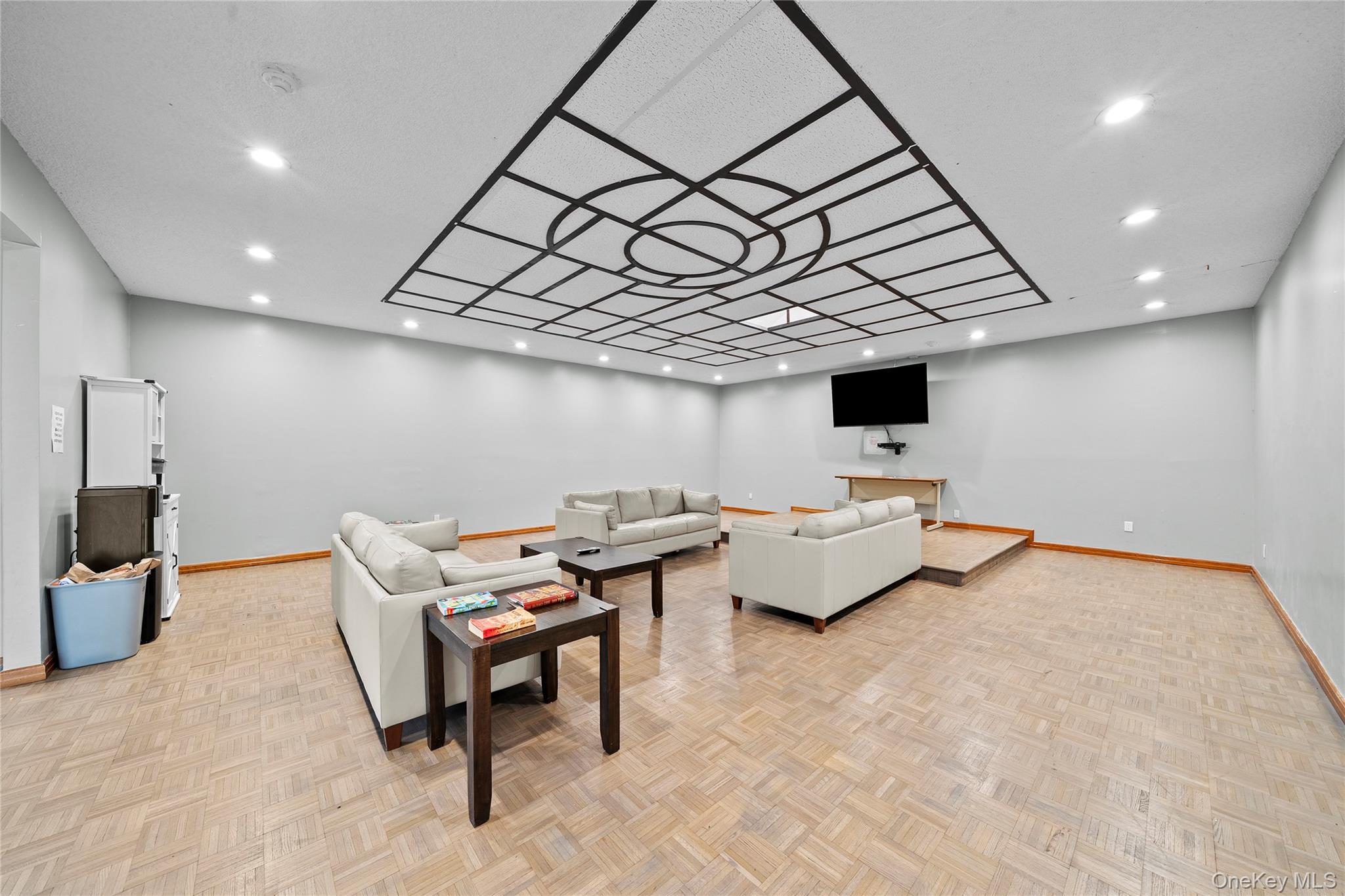 10 Point Circle S # 10, Coram, NY 11727