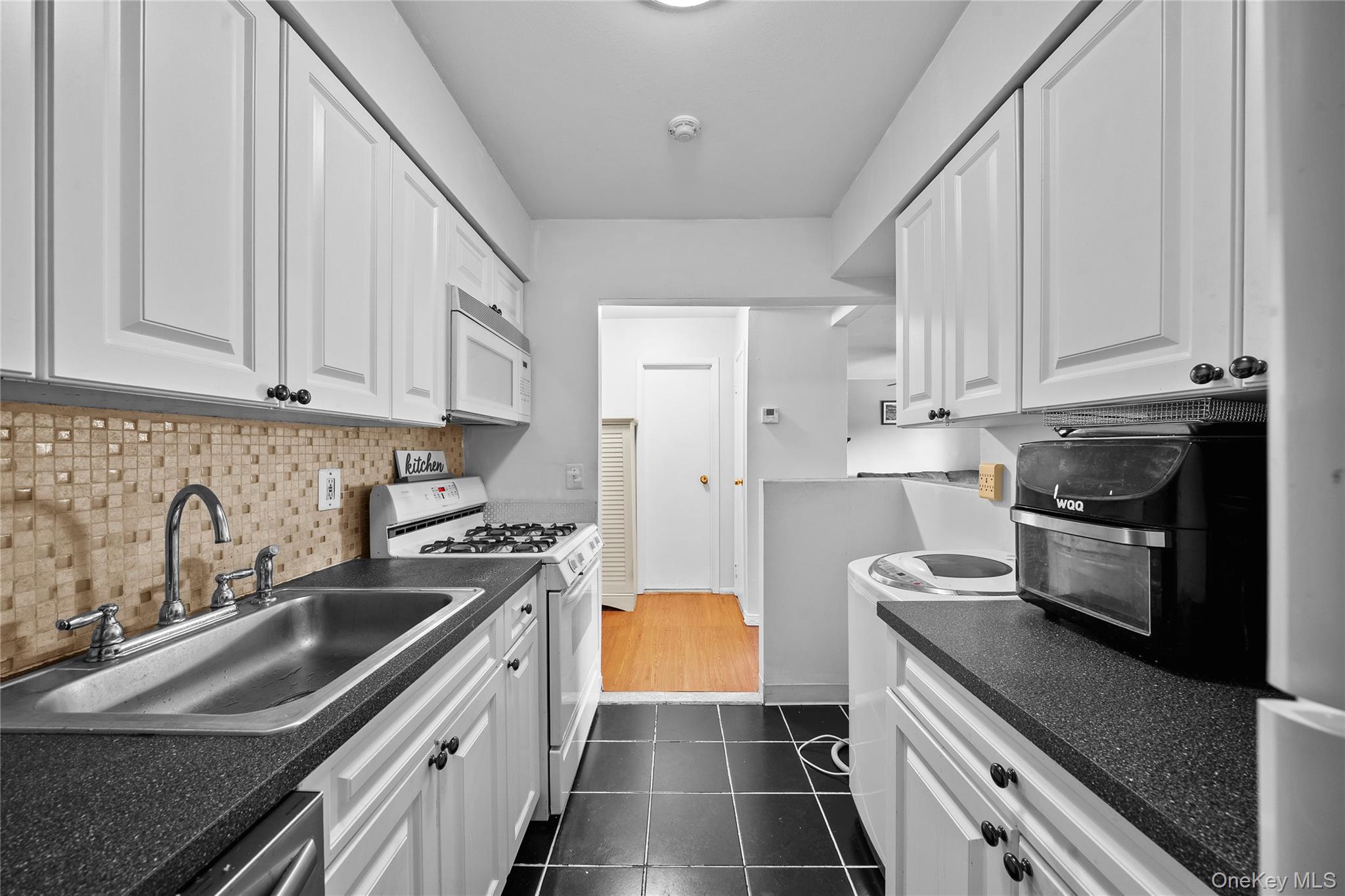 10 Point Circle S # 10, Coram, NY 11727