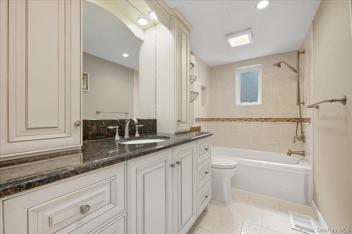 92 Suffolk Road, Massapequa, NY 11758