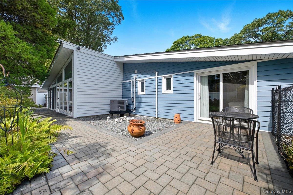 92 Suffolk Road, Massapequa, NY 11758