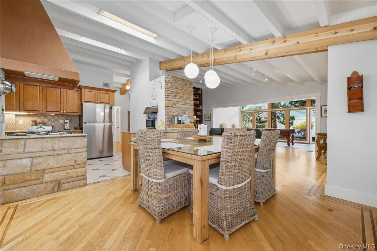 92 Suffolk Road, Massapequa, NY 11758