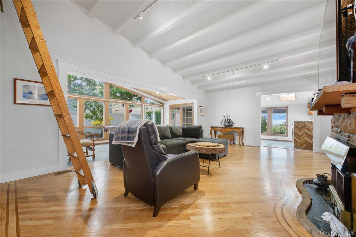 92 Suffolk Road, Massapequa, NY 11758