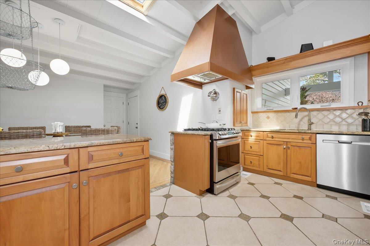 92 Suffolk Road, Massapequa, NY 11758