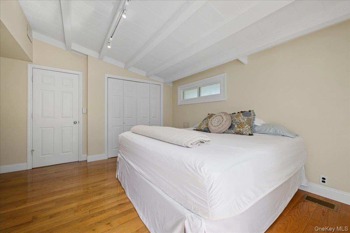 92 Suffolk Road, Massapequa, NY 11758