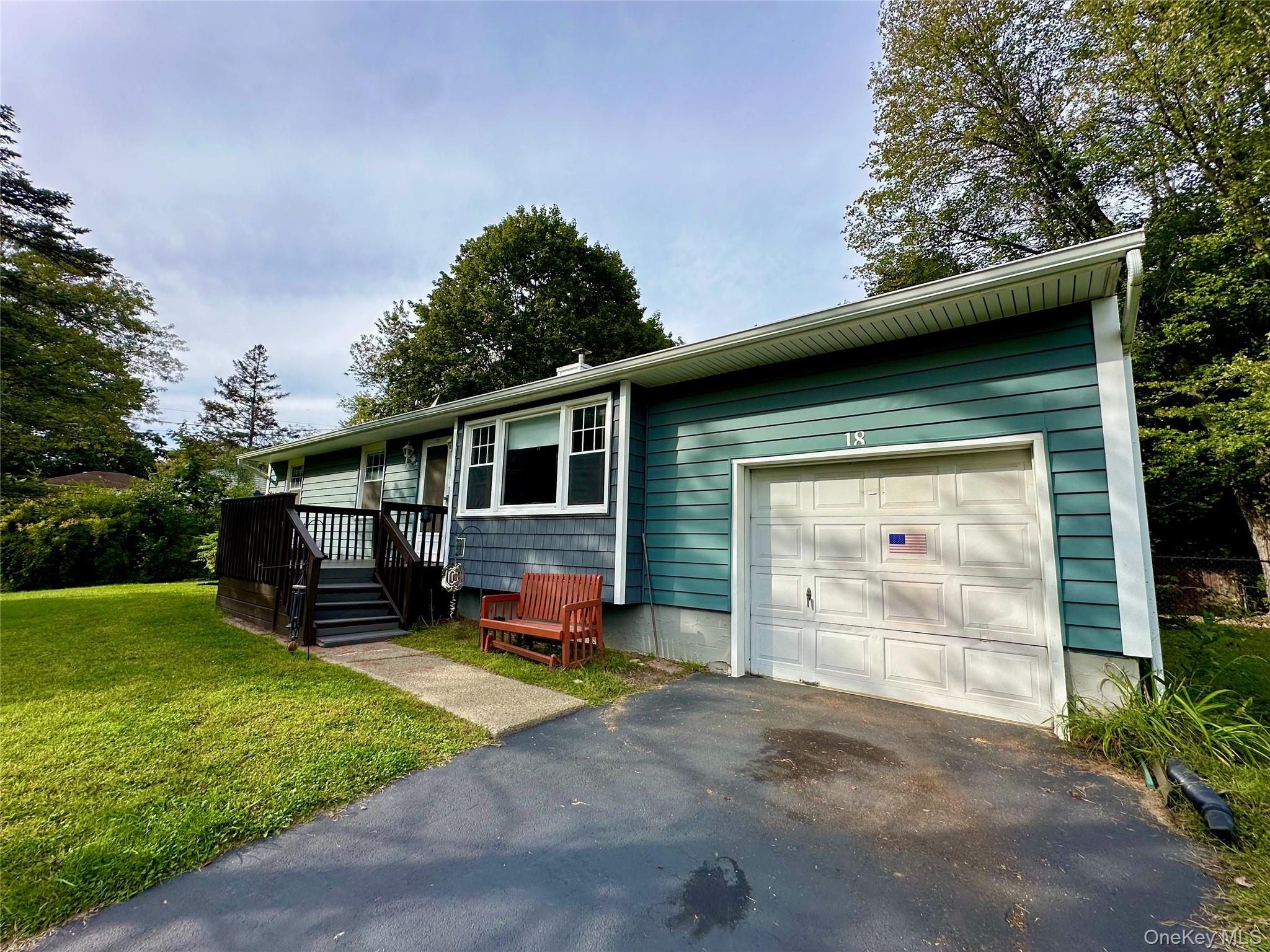 18 Cambridge Drive, Red Hook, NY 12571