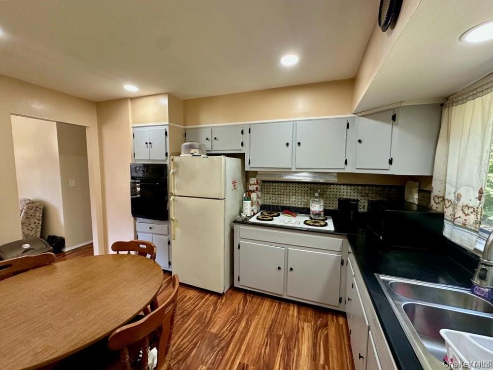 18 Cambridge Drive, Red Hook, NY 12571