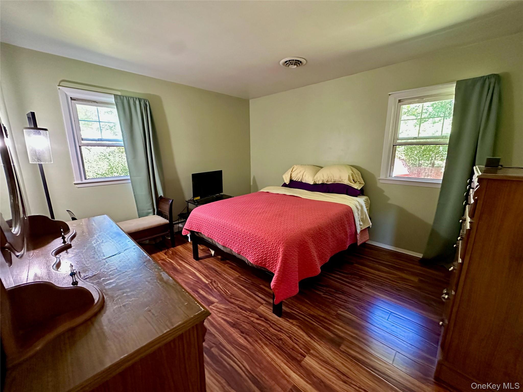 18 Cambridge Drive, Red Hook, NY 12571