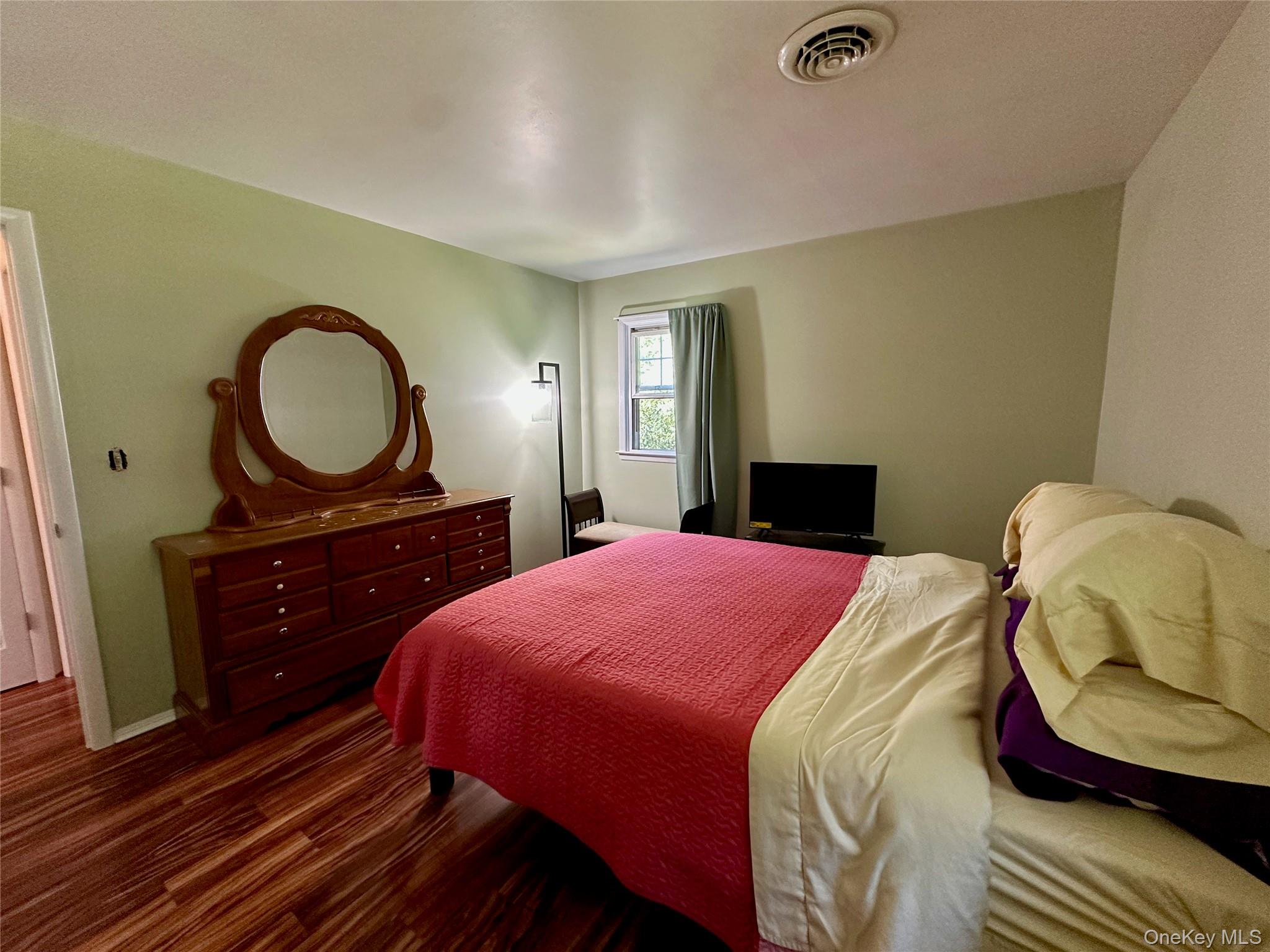 18 Cambridge Drive, Red Hook, NY 12571