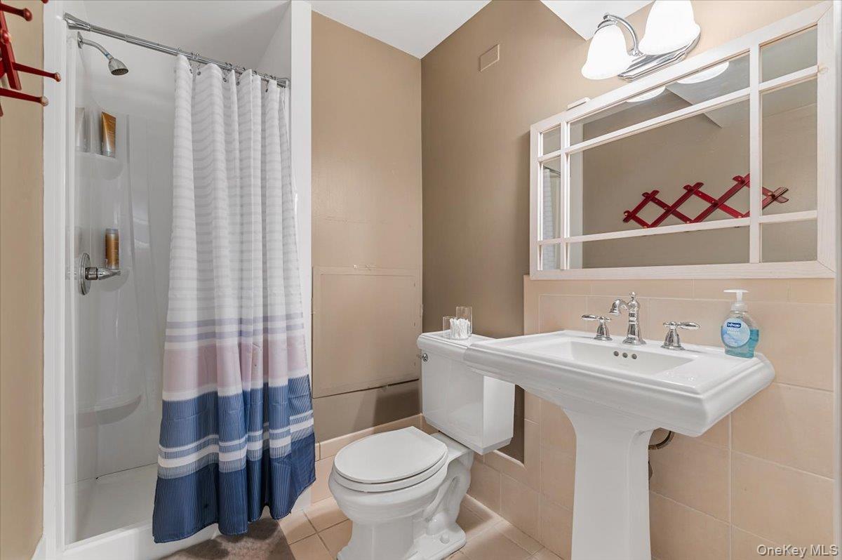 32 The Glen # 32, Glen Head, NY 11545