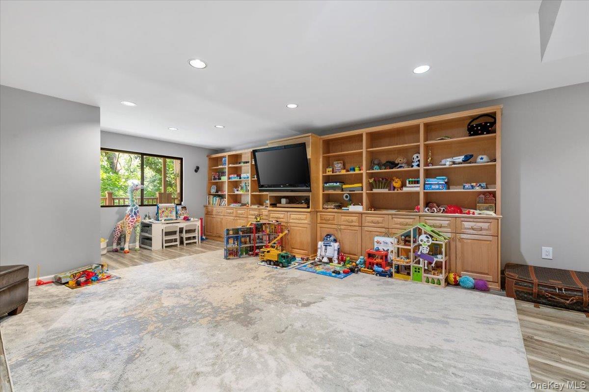 32 The Glen # 32, Glen Head, NY 11545