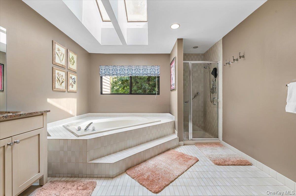 32 The Glen # 32, Glen Head, NY 11545