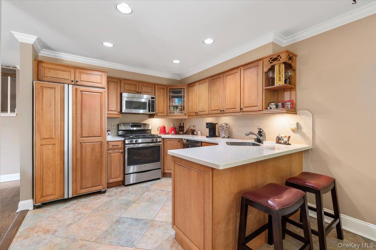 32 The Glen # 32, Glen Head, NY 11545