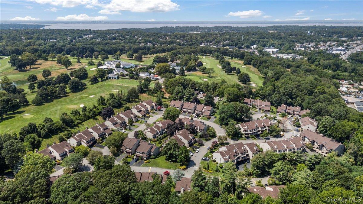 32 The Glen # 32, Glen Head, NY 11545