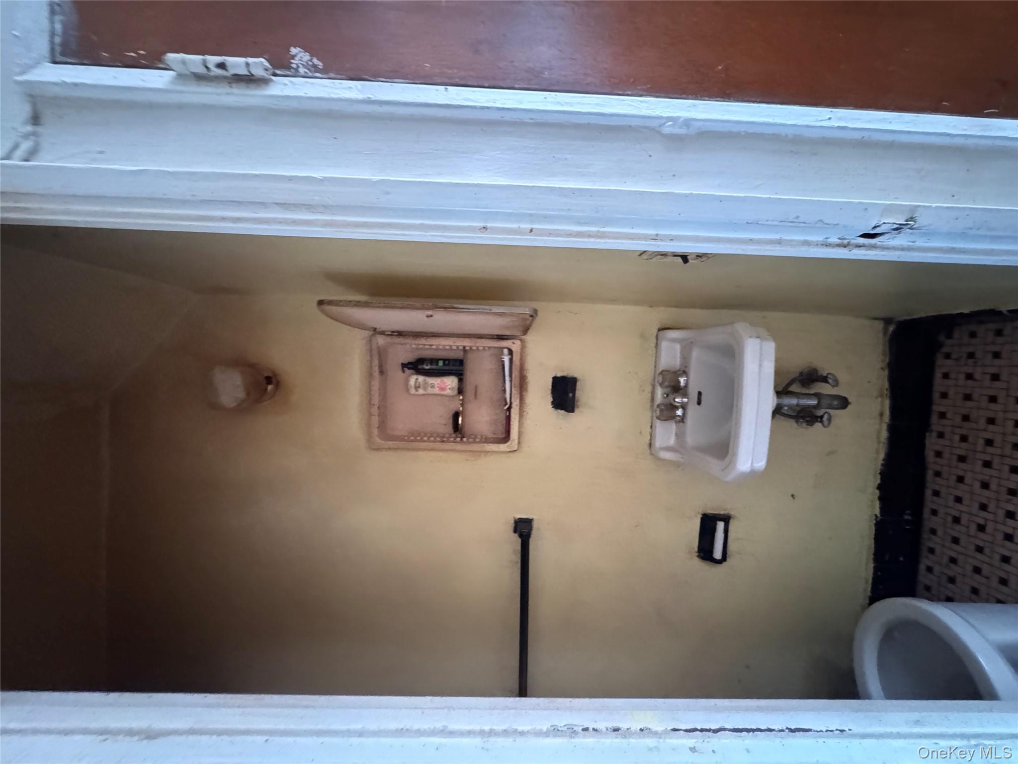 3304 Corsa Ave, Bronx, NY 10469