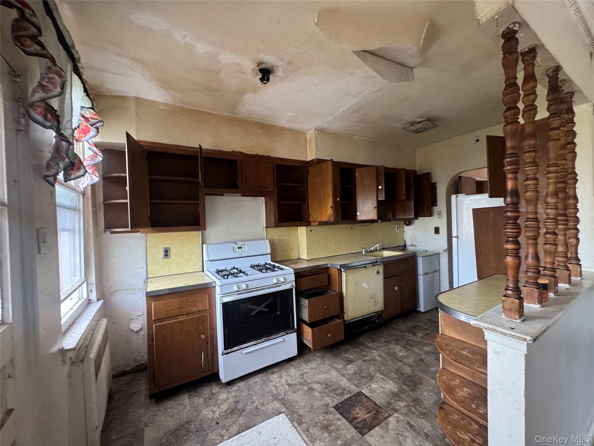 3304 Corsa Ave, Bronx, NY 10469