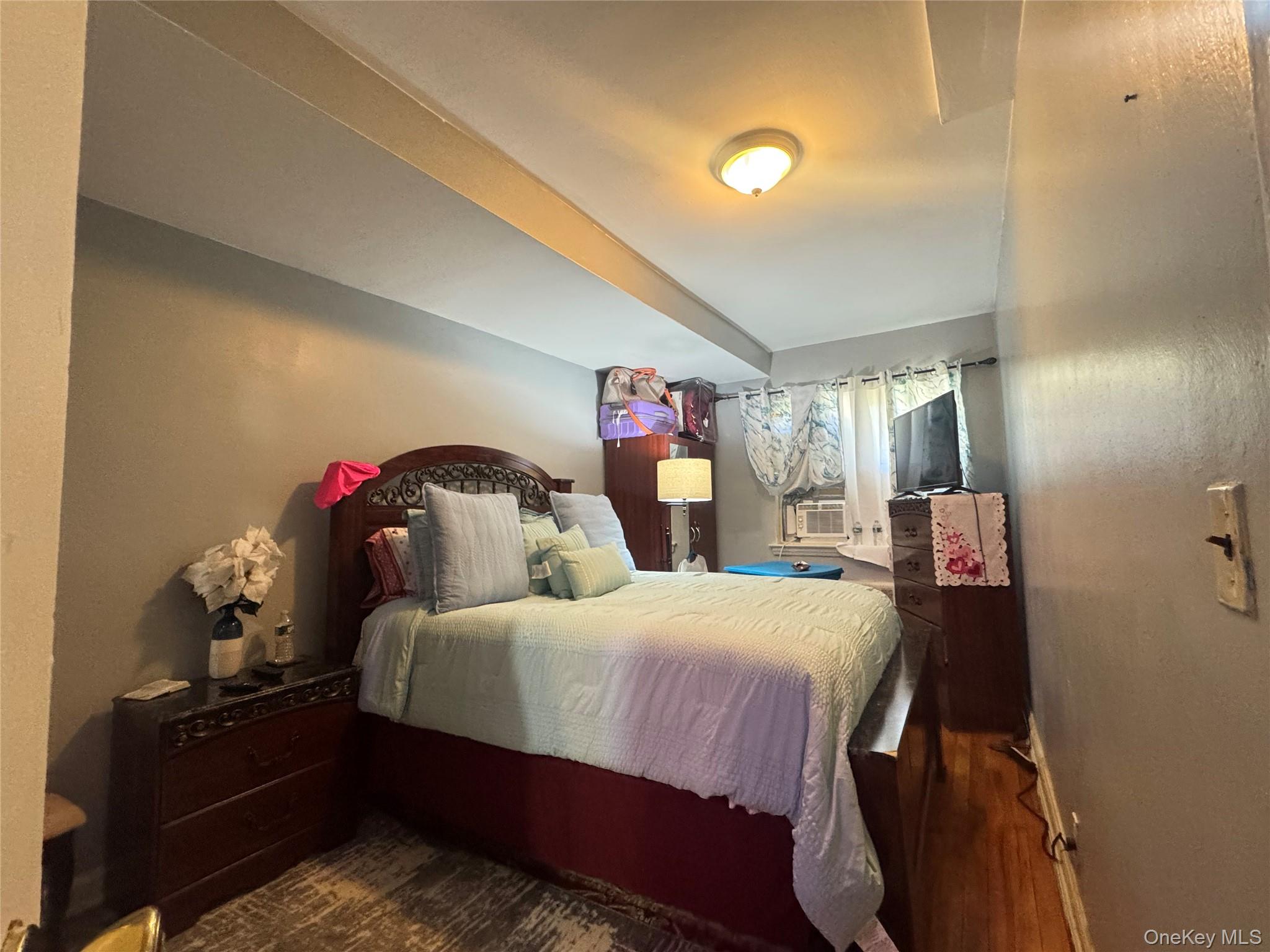 3304 Corsa Ave, Bronx, NY 10469