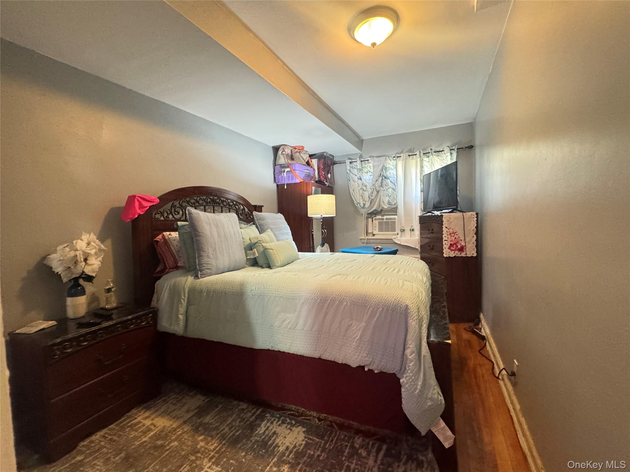 3304 Corsa Ave, Bronx, NY 10469