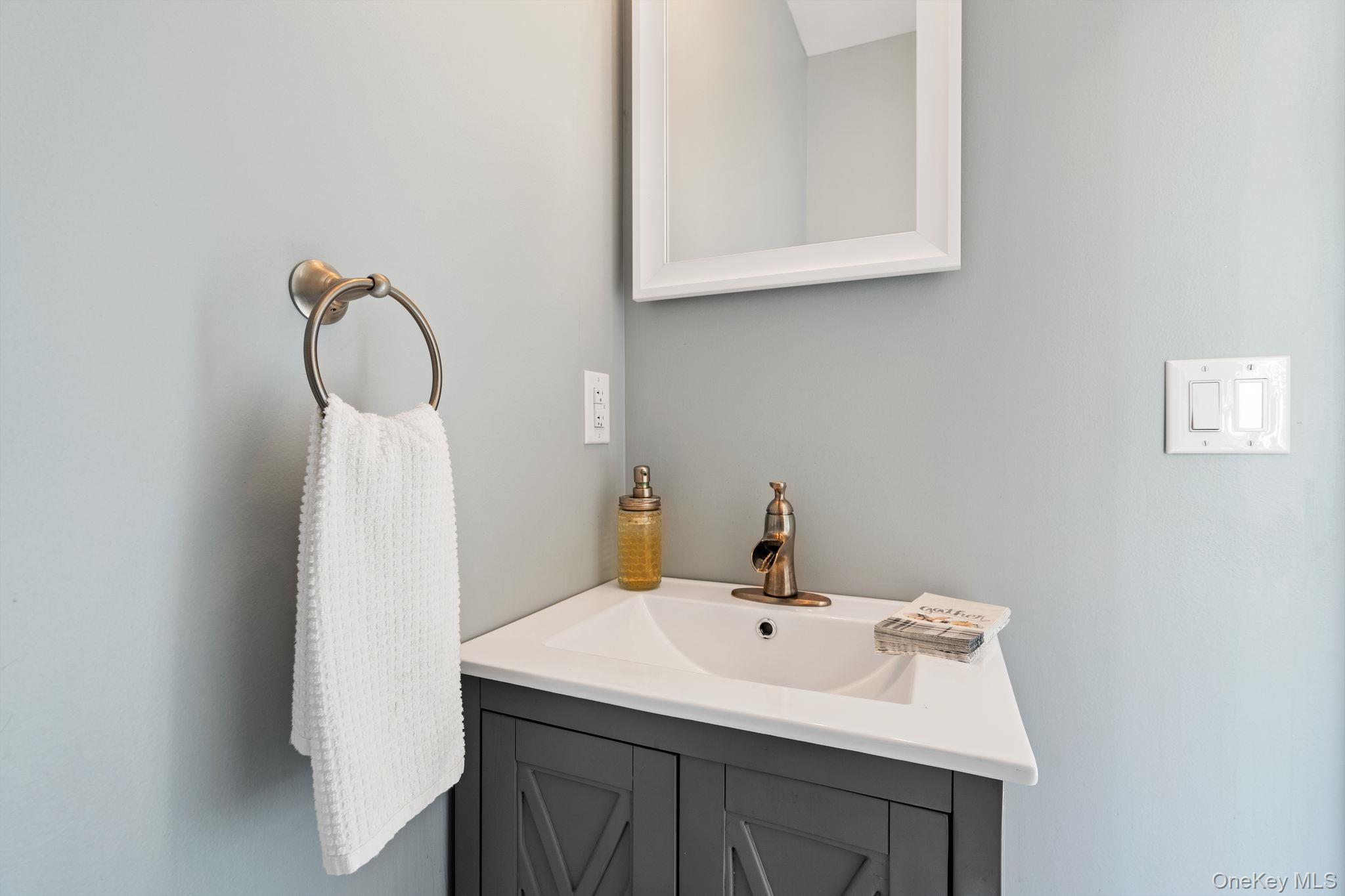 42 Colonial Avenue, Warwick, NY 10990