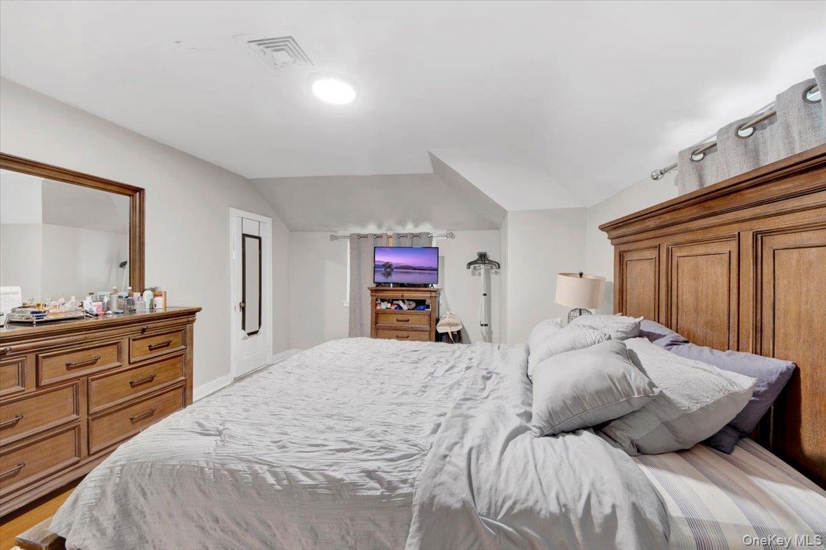 105 Frederick Place, Mount Vernon, NY 10552