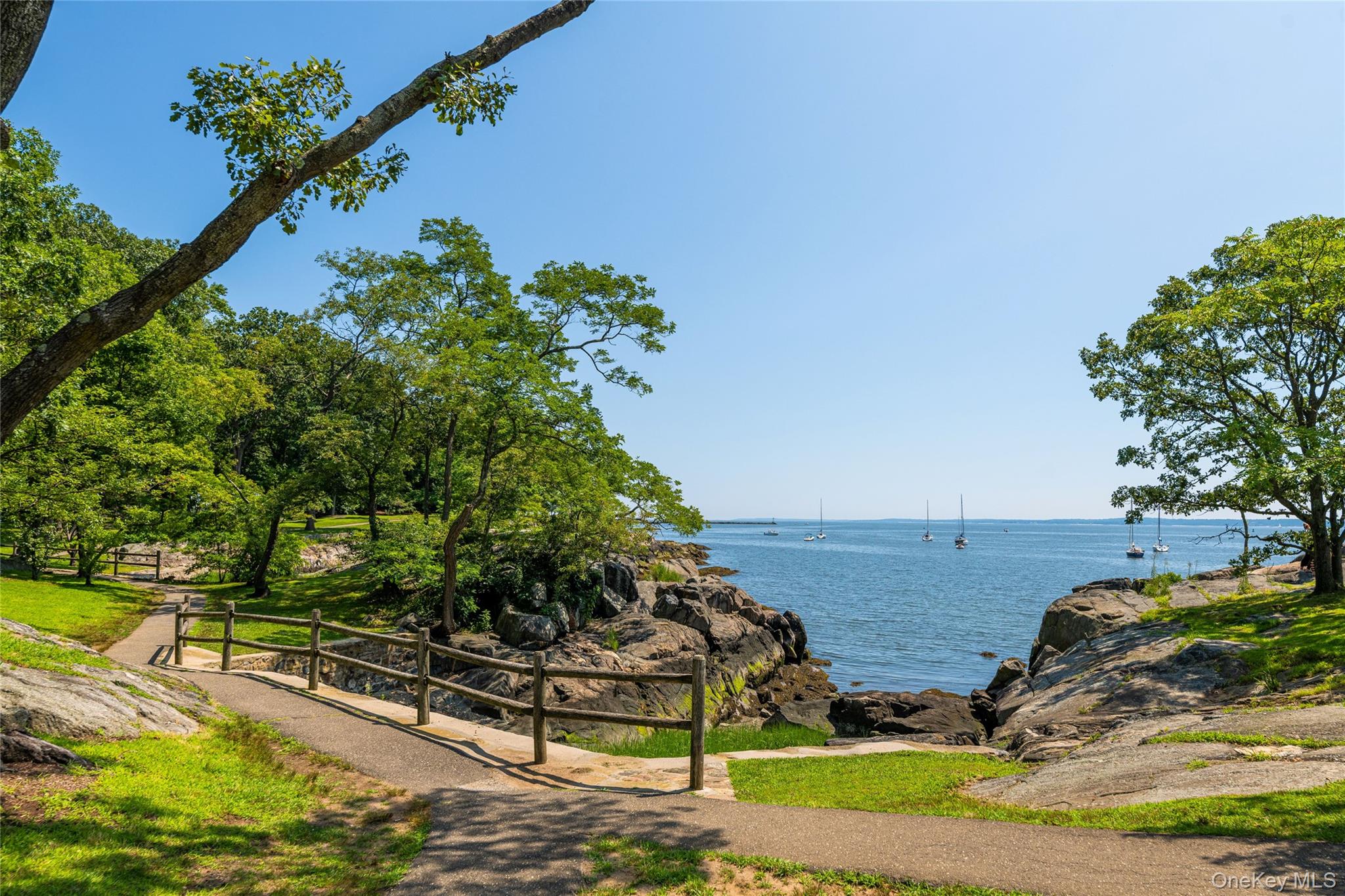 17 N Chatsworth Avenue # 2DE, Larchmont, NY 10538