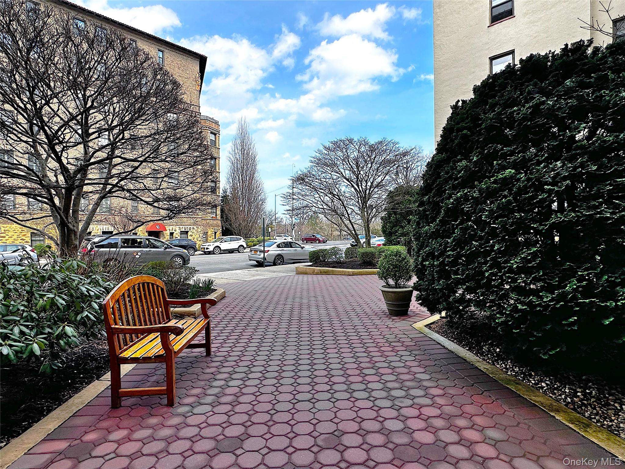 17 N Chatsworth Avenue # 2DE, Larchmont, NY 10538