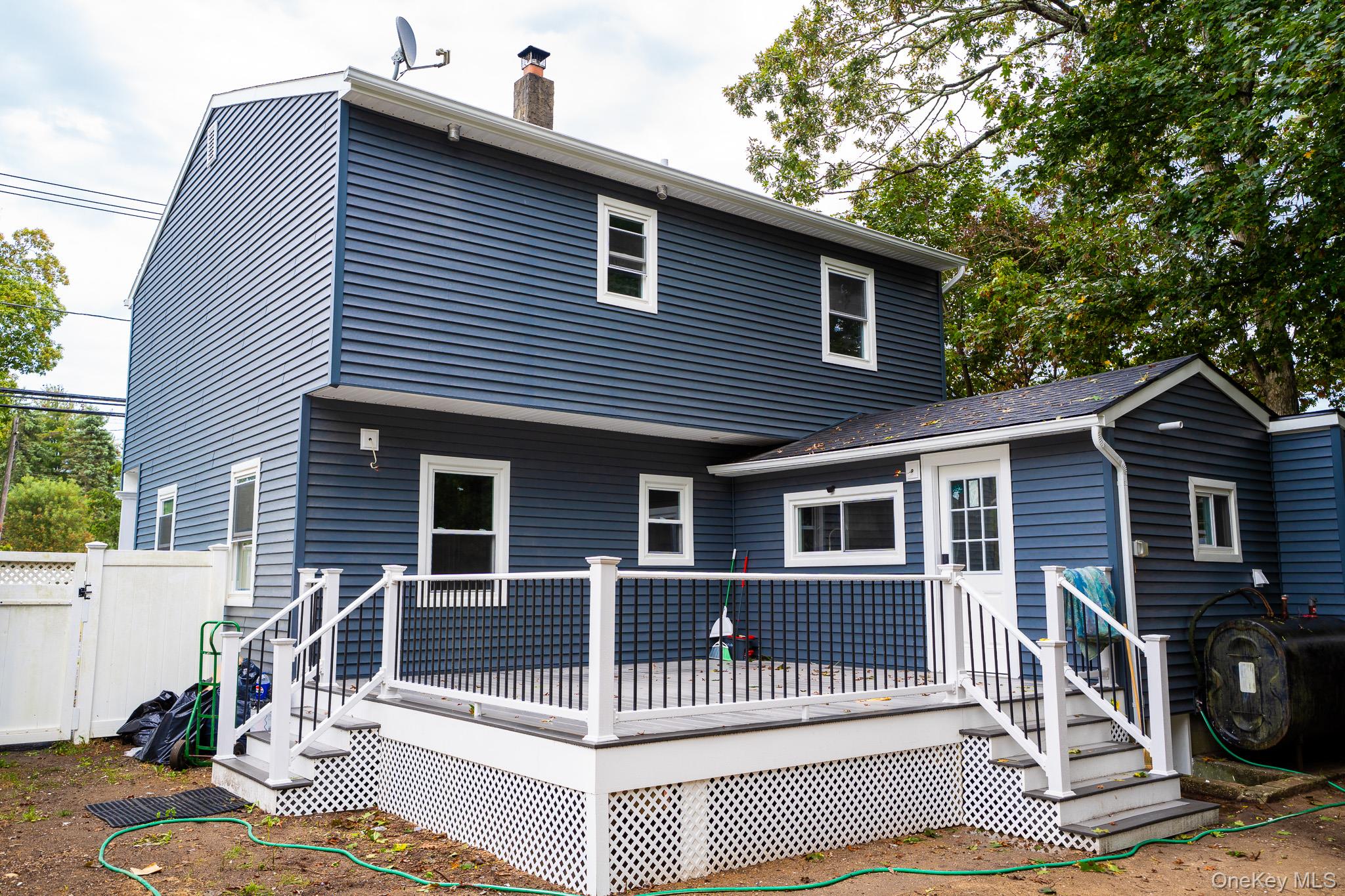 1264 Broadway Avenue, Holbrook, NY 11741