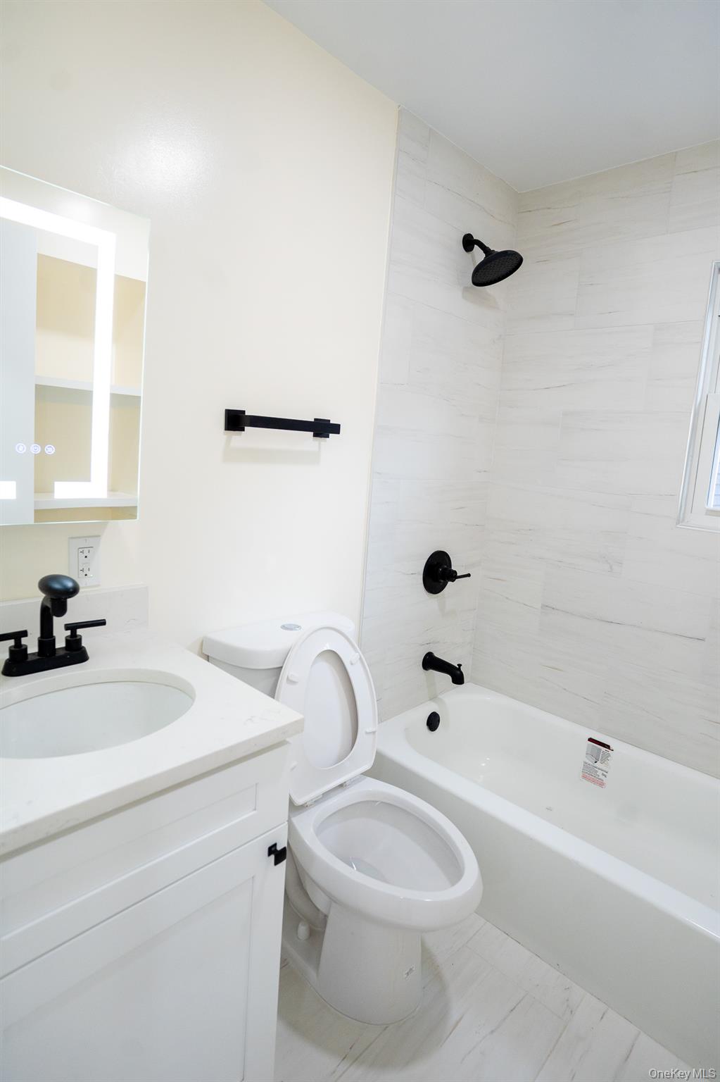 1264 Broadway Avenue, Holbrook, NY 11741