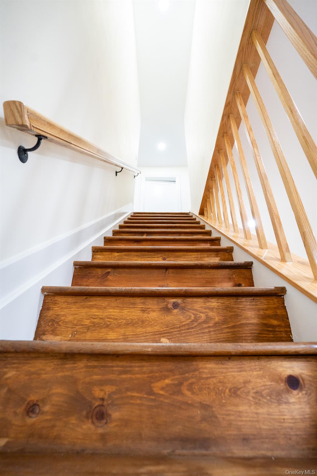 1264 Broadway Avenue, Holbrook, NY 11741