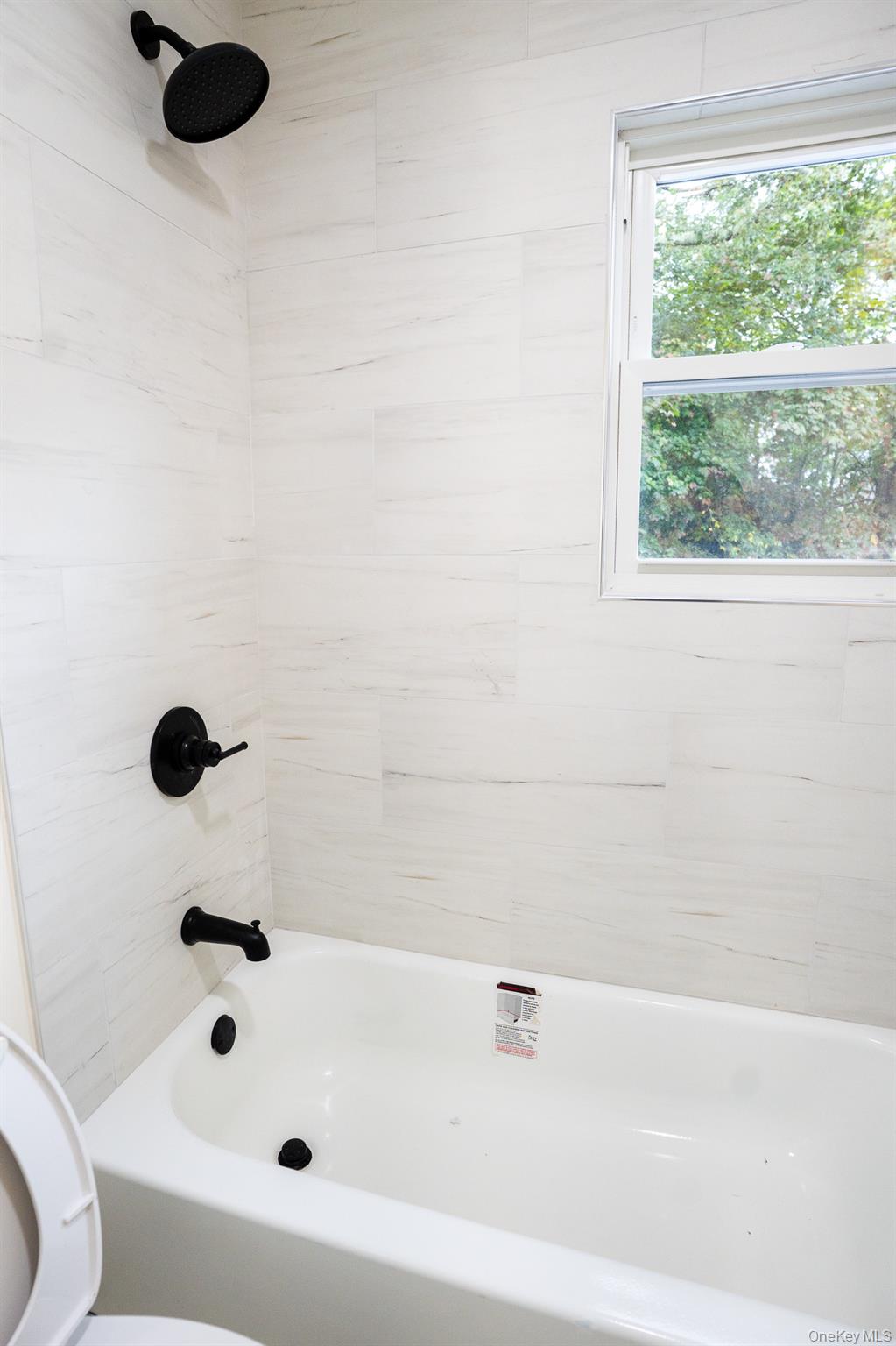 1264 Broadway Avenue, Holbrook, NY 11741