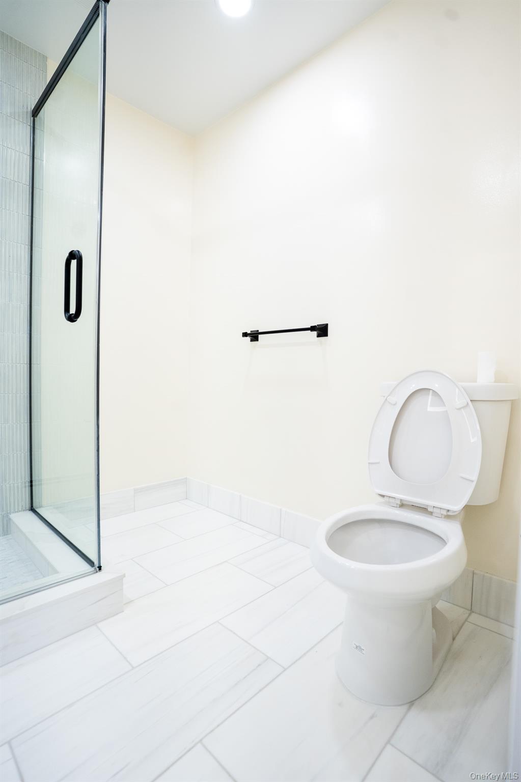 1264 Broadway Avenue, Holbrook, NY 11741