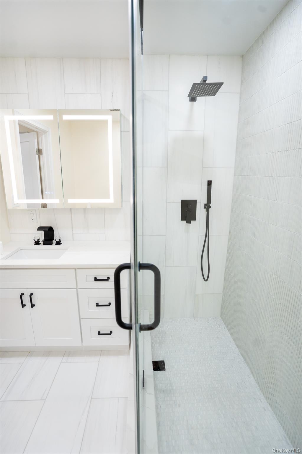 1264 Broadway Avenue, Holbrook, NY 11741