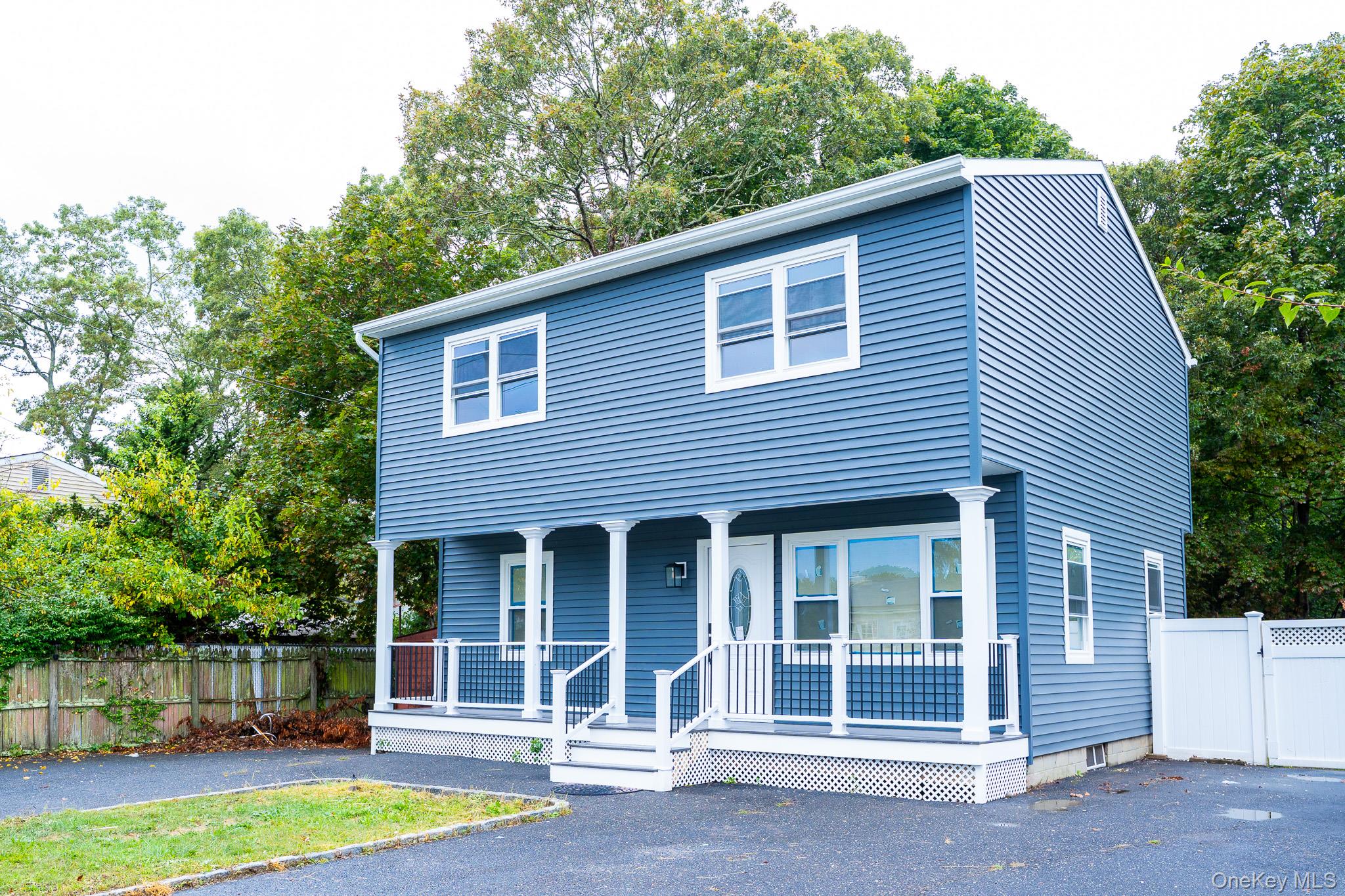 1264 Broadway Avenue, Holbrook, NY 11741