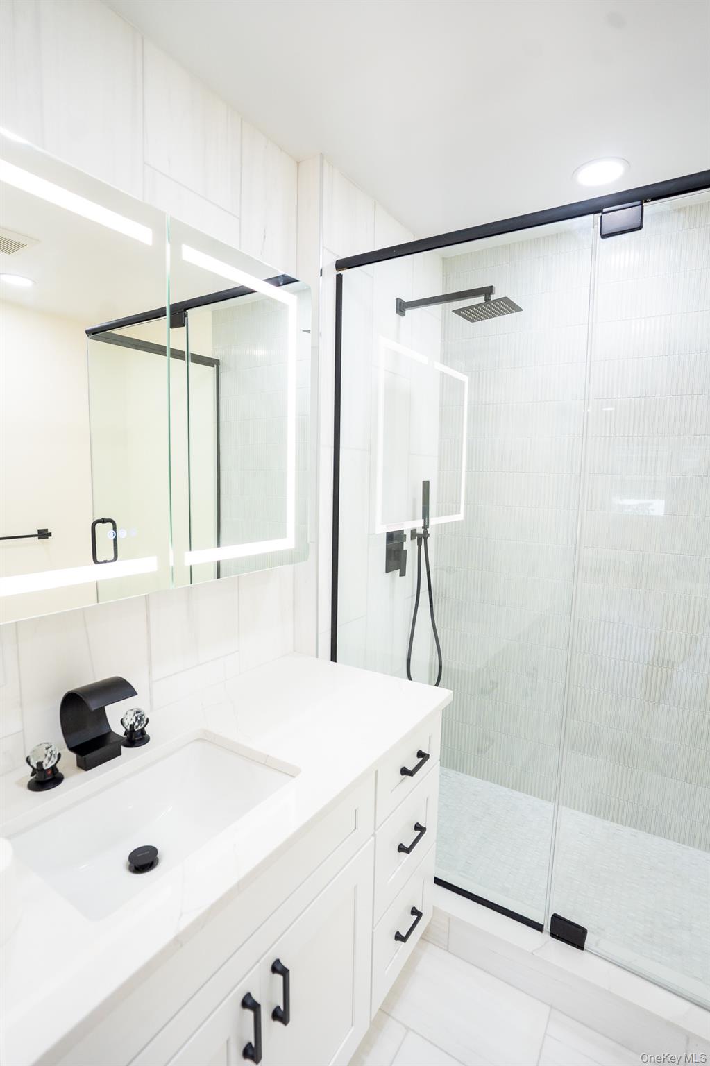 1264 Broadway Avenue, Holbrook, NY 11741