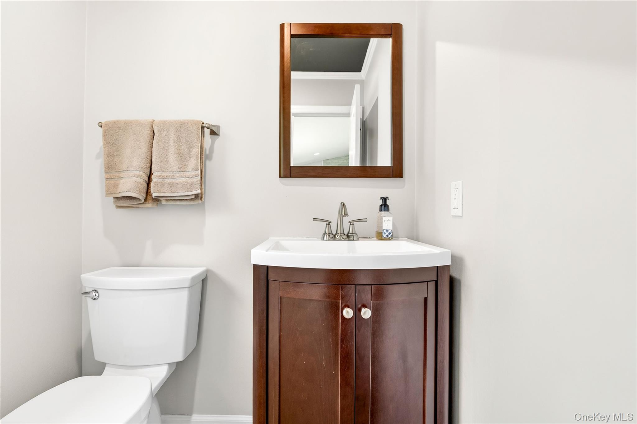 103 Robin Hood Lane, West Nyack, NY 10994