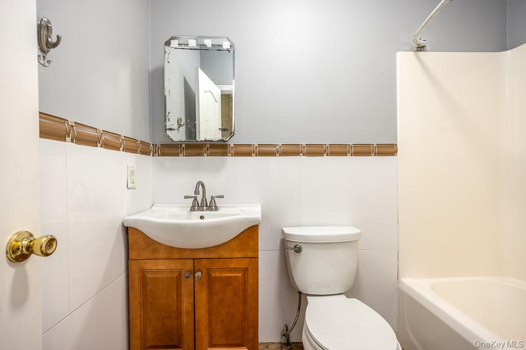 132 Neptune Drive, Monroe, NY 10950