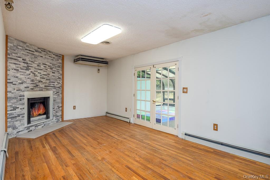 132 Neptune Drive, Monroe, NY 10950