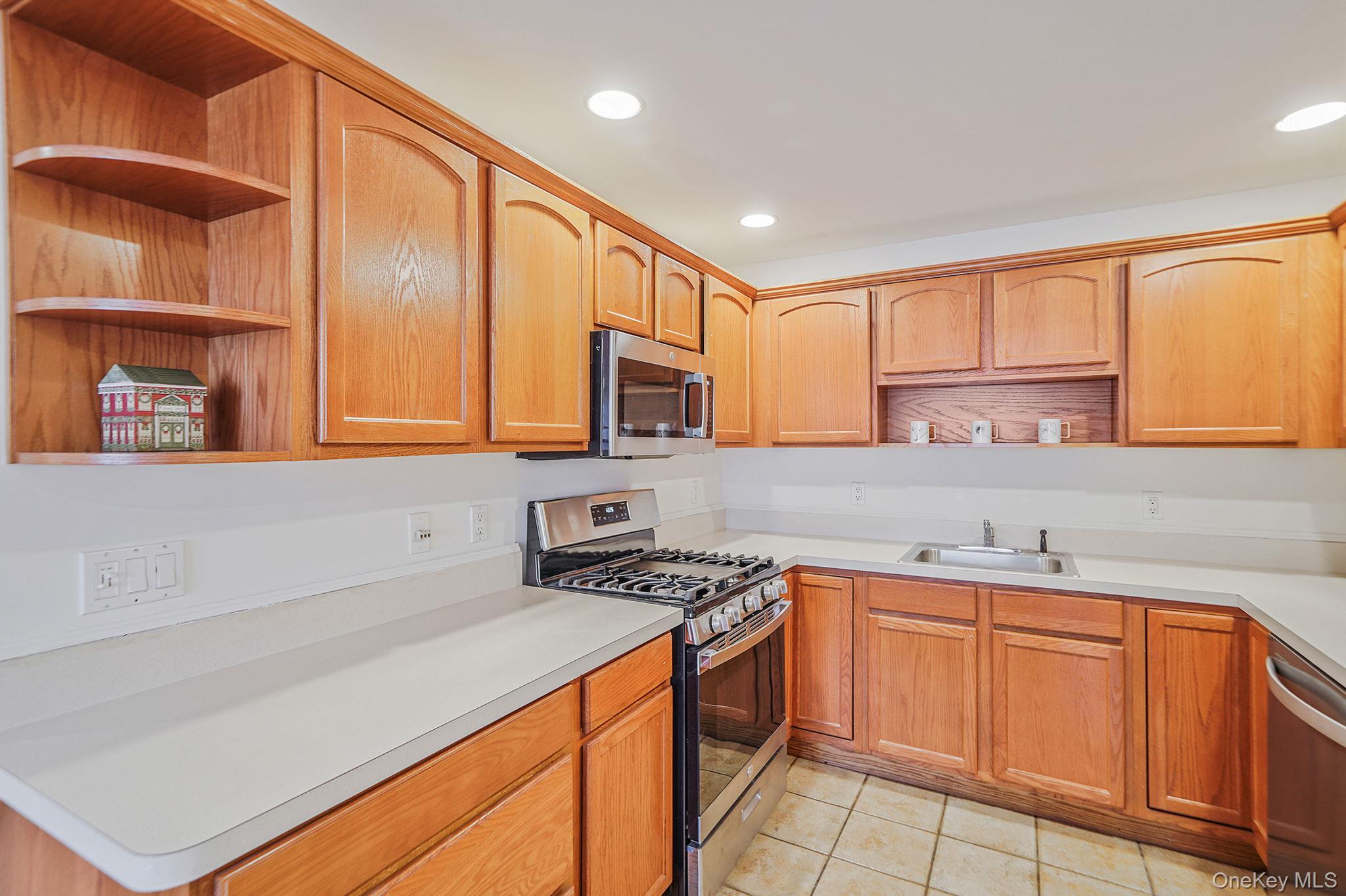 935 Altessa Boulevard, Melville, NY 11747