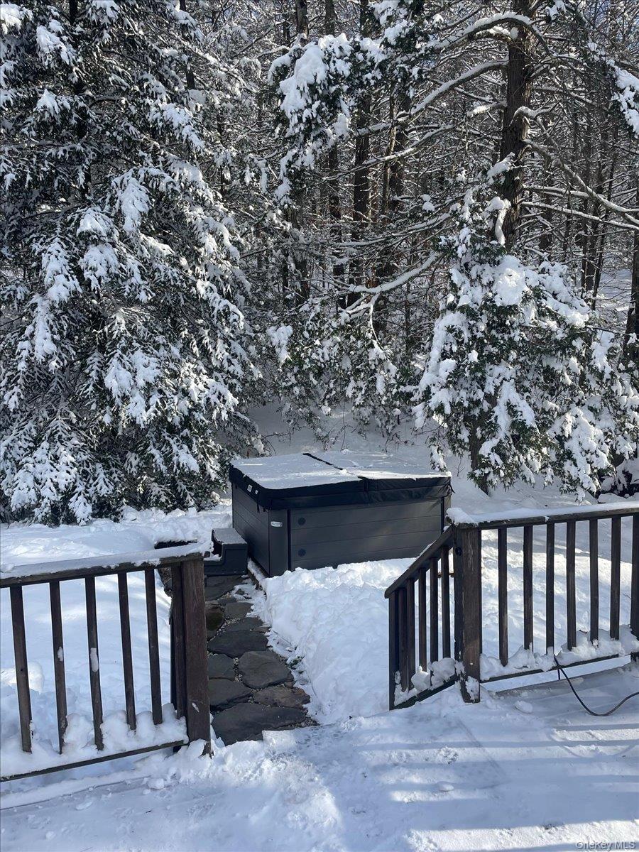 26 Carle Road, Mount Tremper, NY 12457