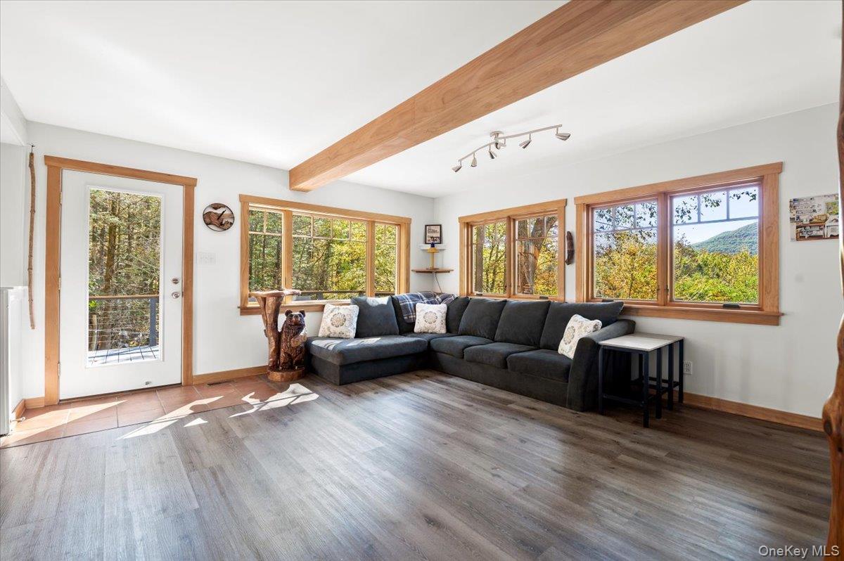 26 Carle Road, Mount Tremper, NY 12457