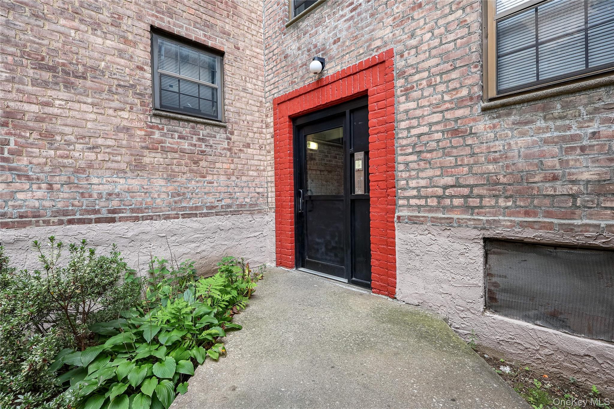 144-30 78th Road # 3G, Flushing, NY 11367