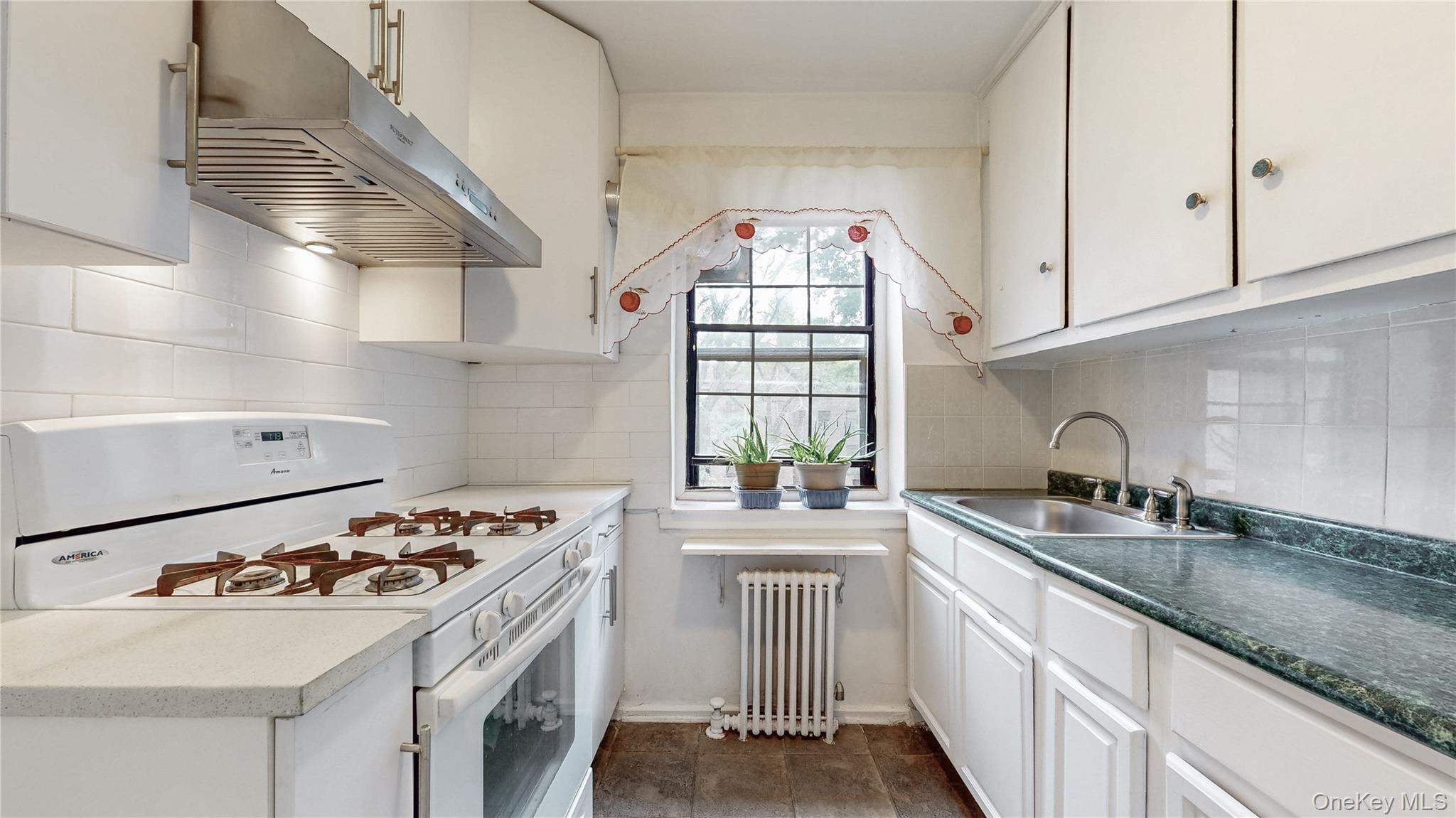 144-30 78th Road # 3G, Flushing, NY 11367