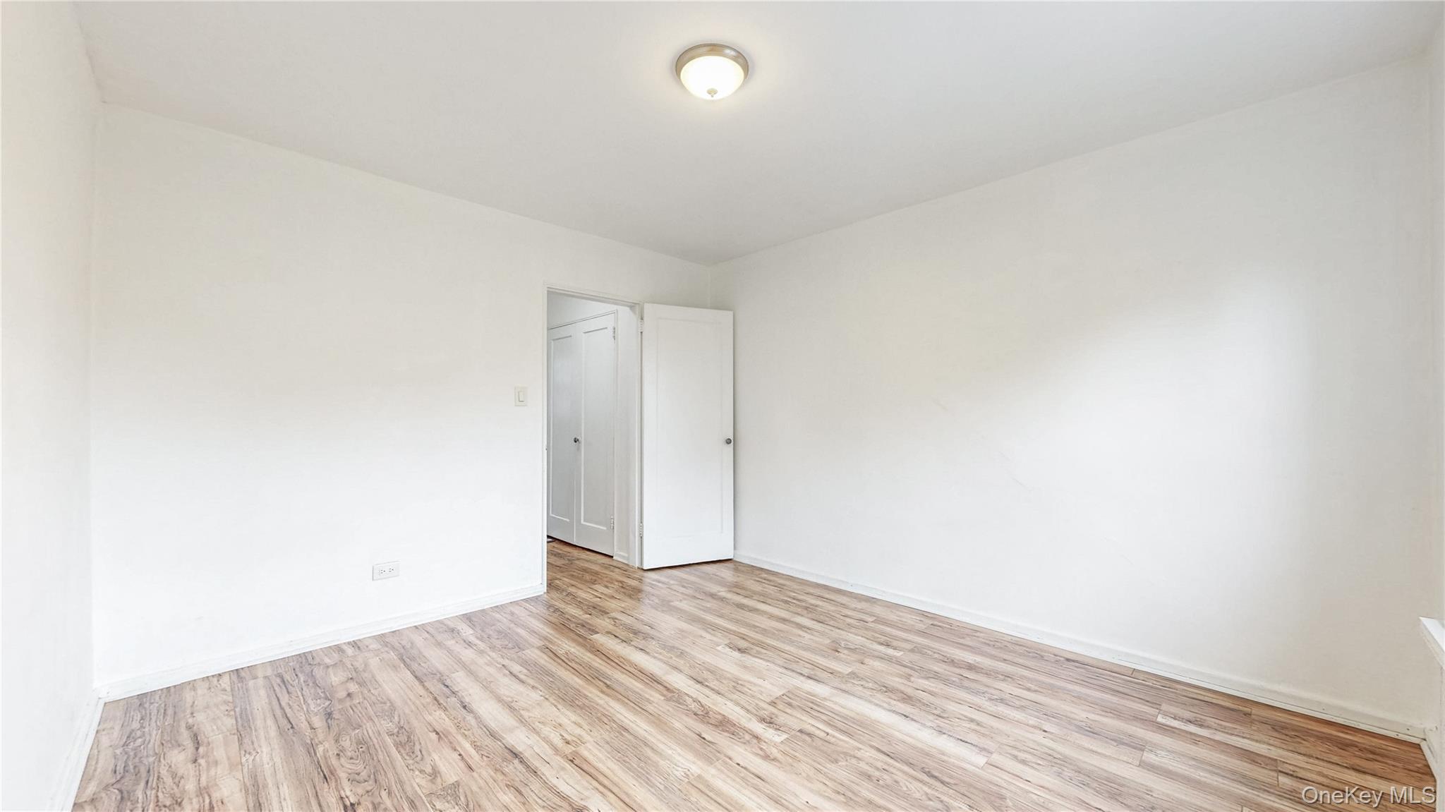 144-30 78th Road # 3G, Flushing, NY 11367