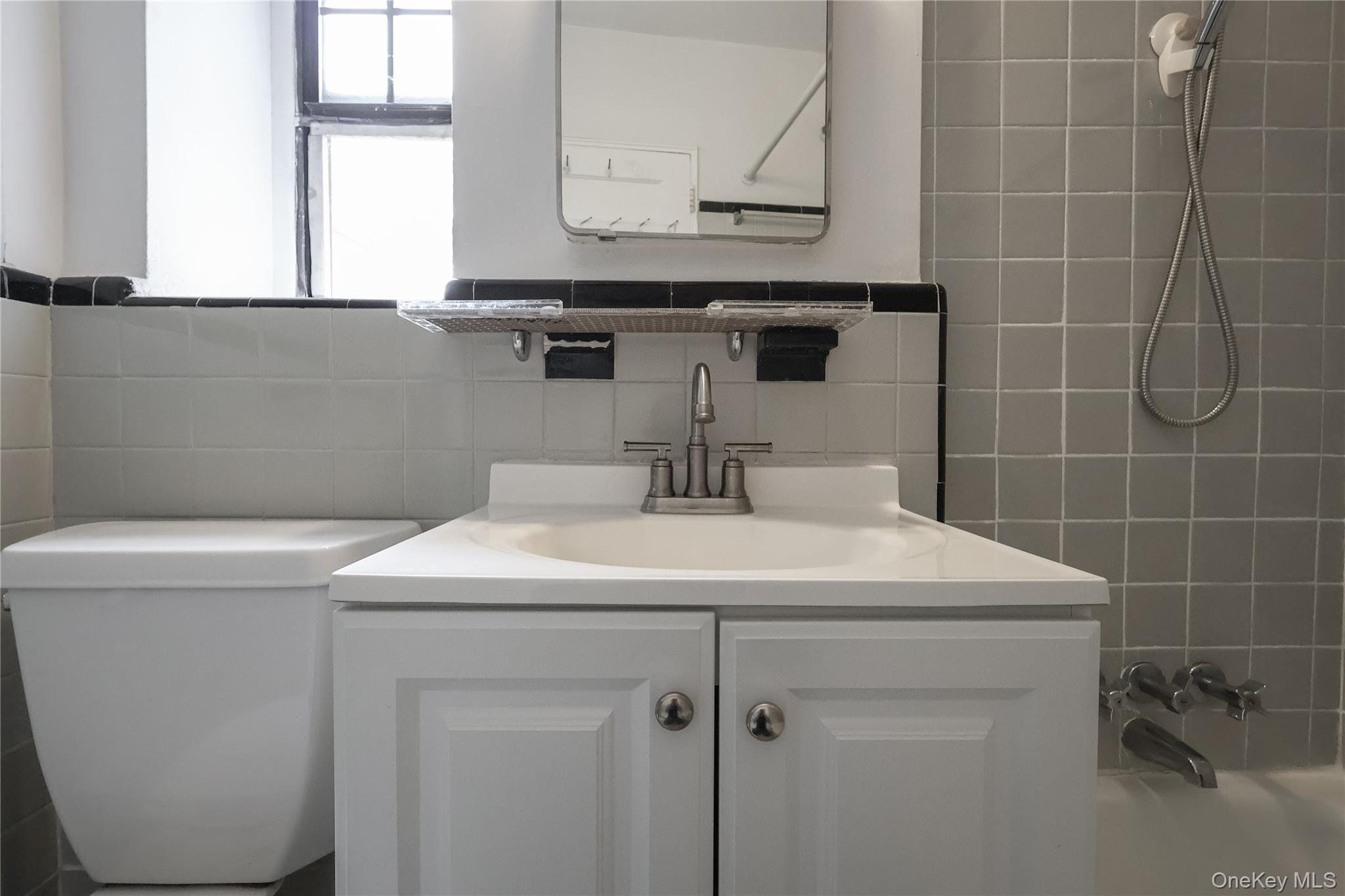 144-30 78th Road # 3G, Flushing, NY 11367