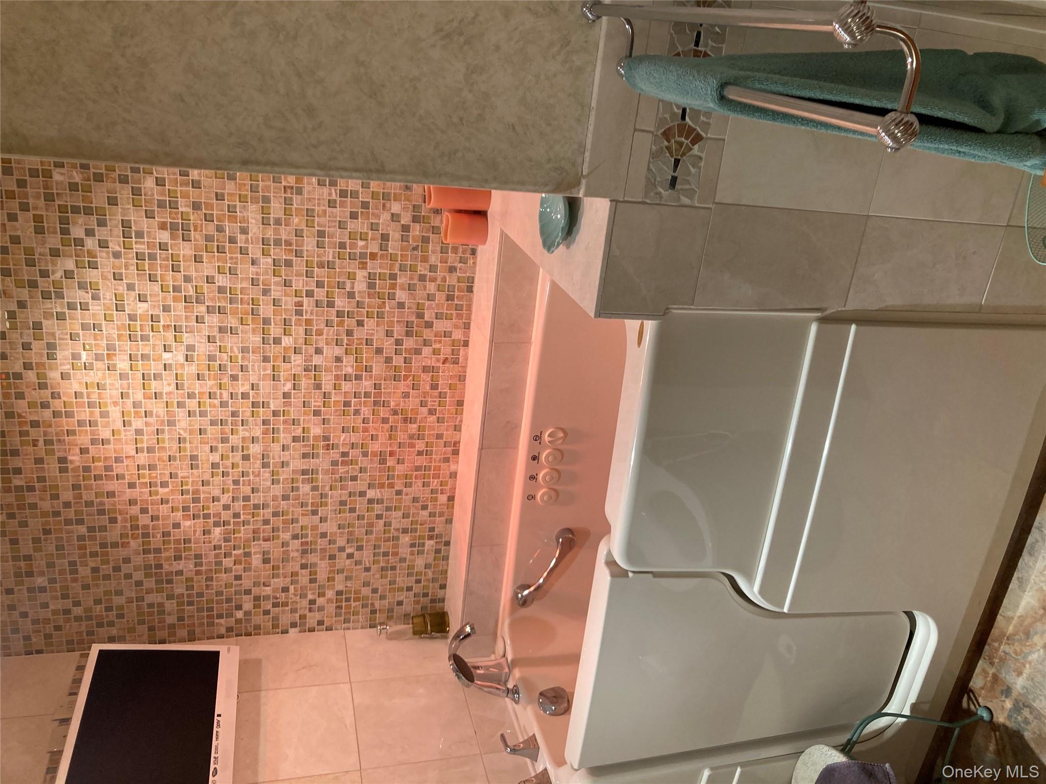 780 W Broadway # 5J, Long Beach, NY 11561