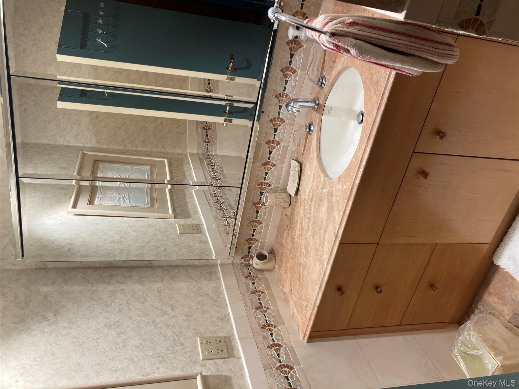 780 W Broadway # 5J, Long Beach, NY 11561