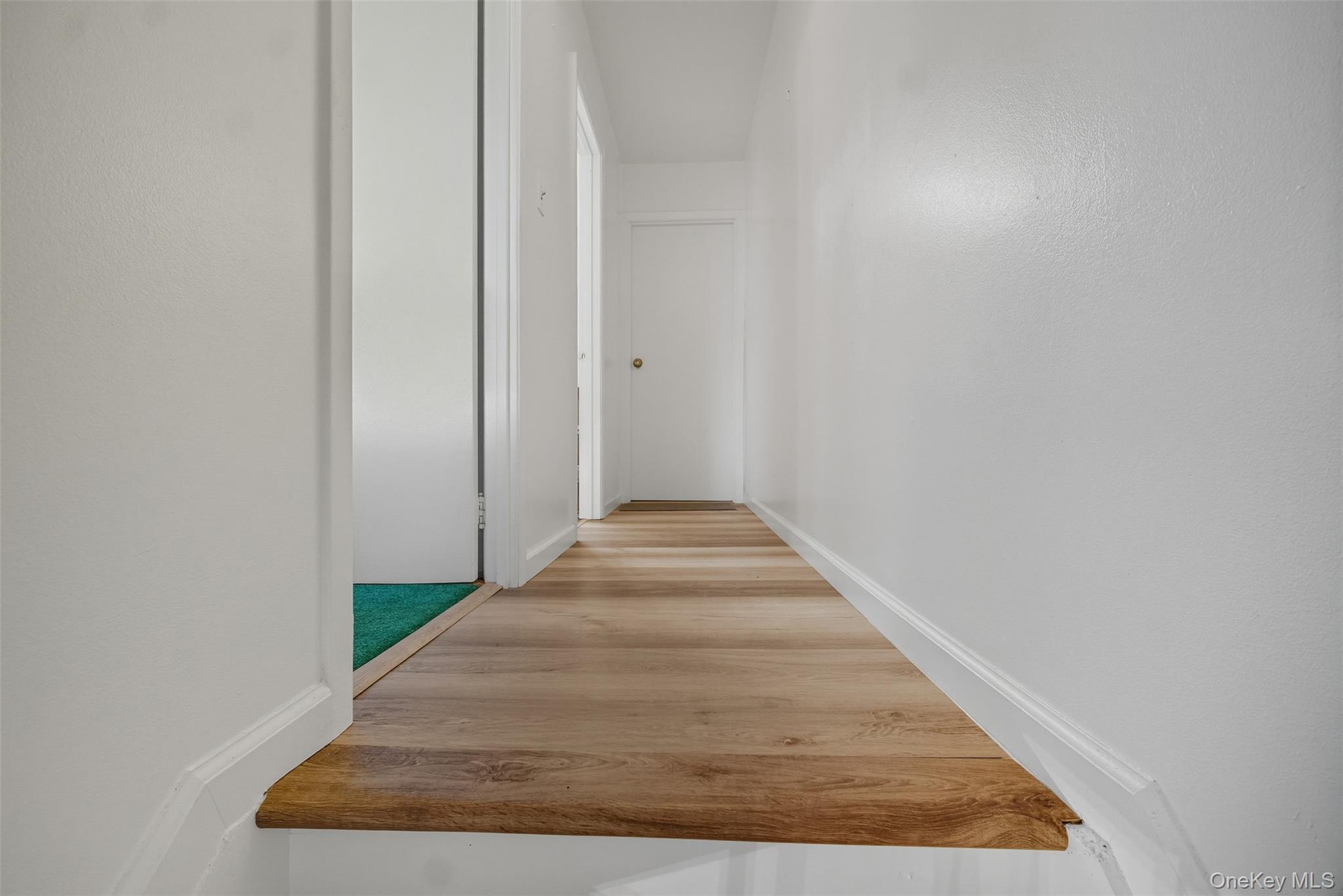 24 Wooded Way, Calverton, NY 11933