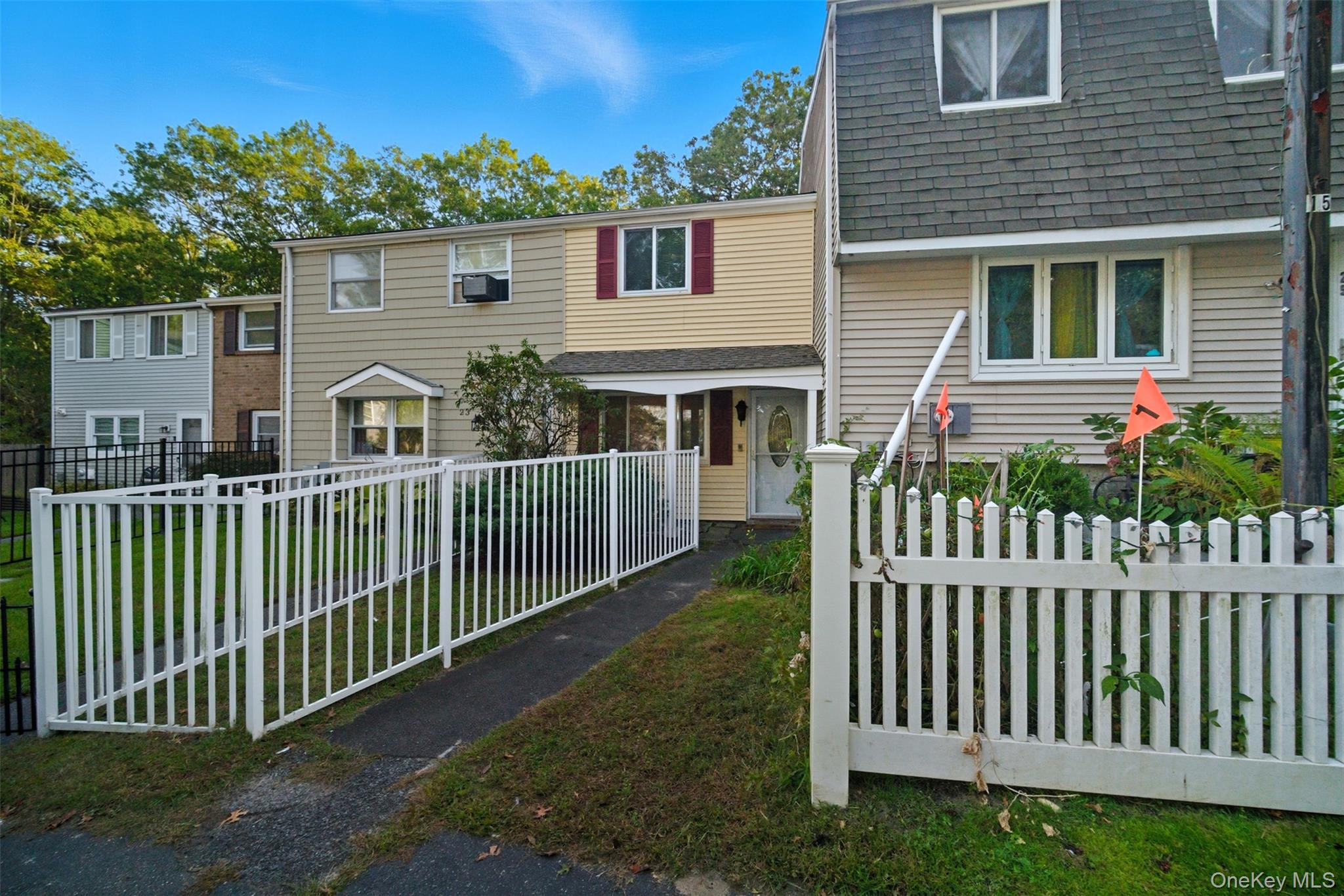 24 Wooded Way, Calverton, NY 11933