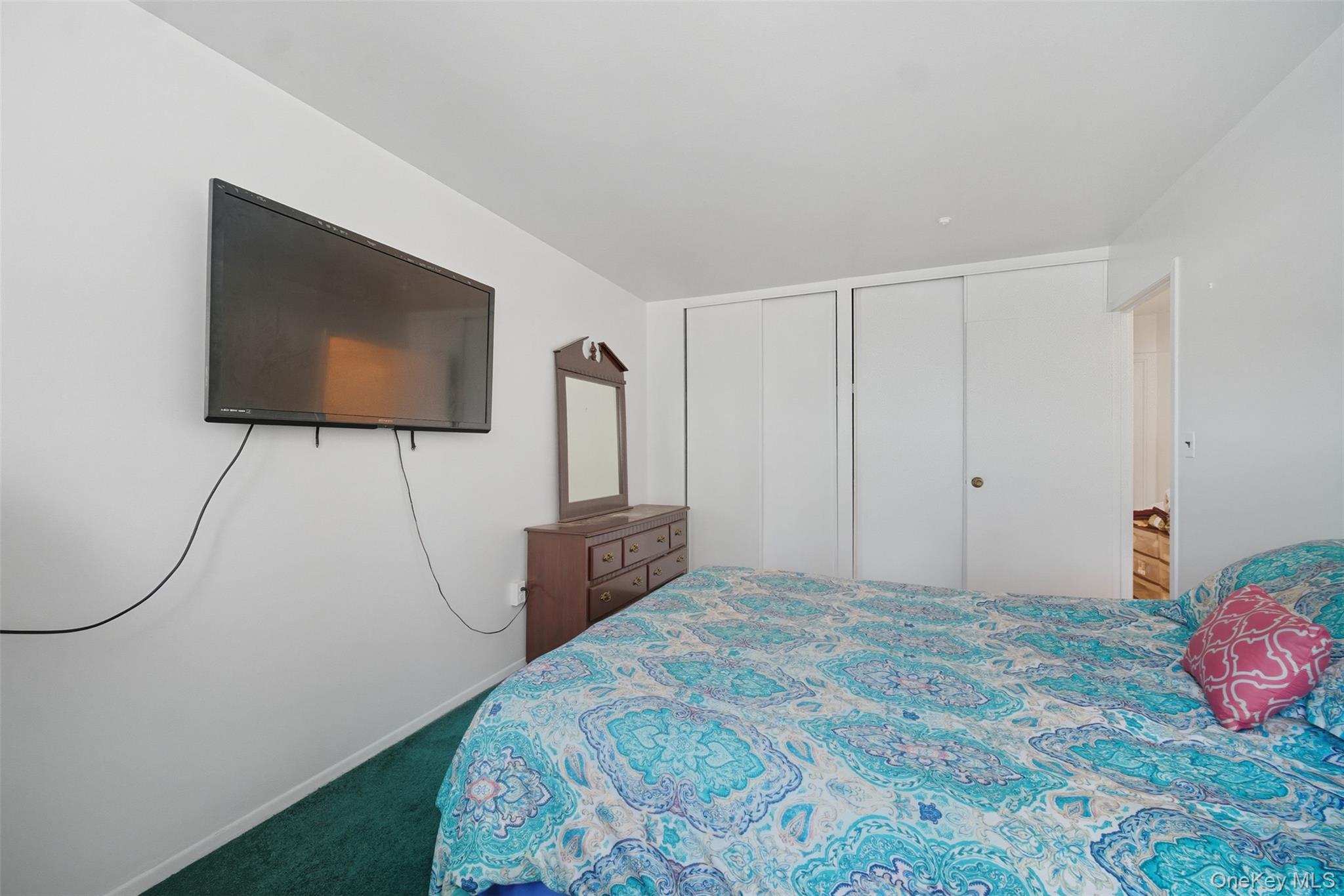 24 Wooded Way, Calverton, NY 11933