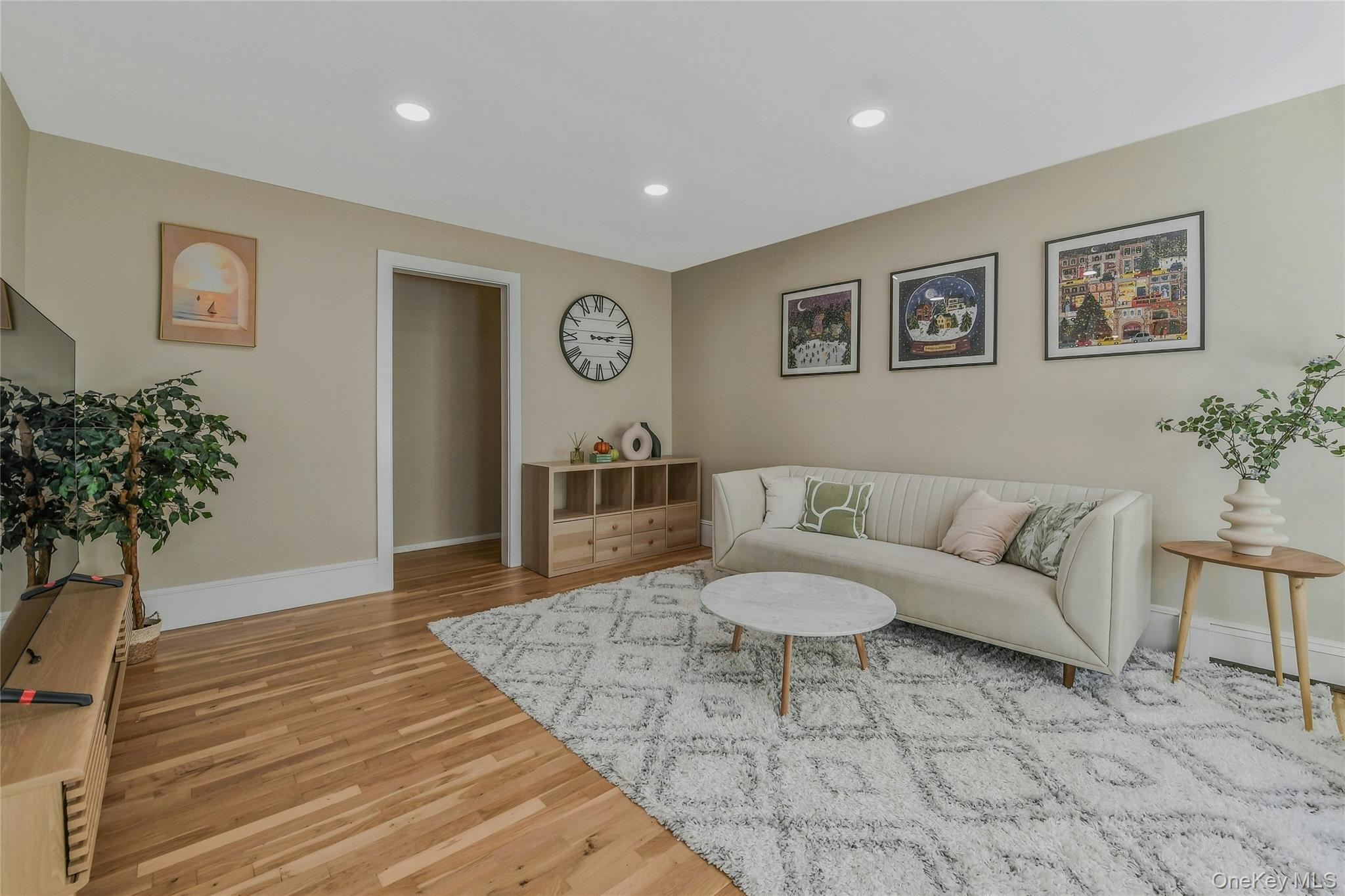 19 Fox Road, East Setauket, NY 11733