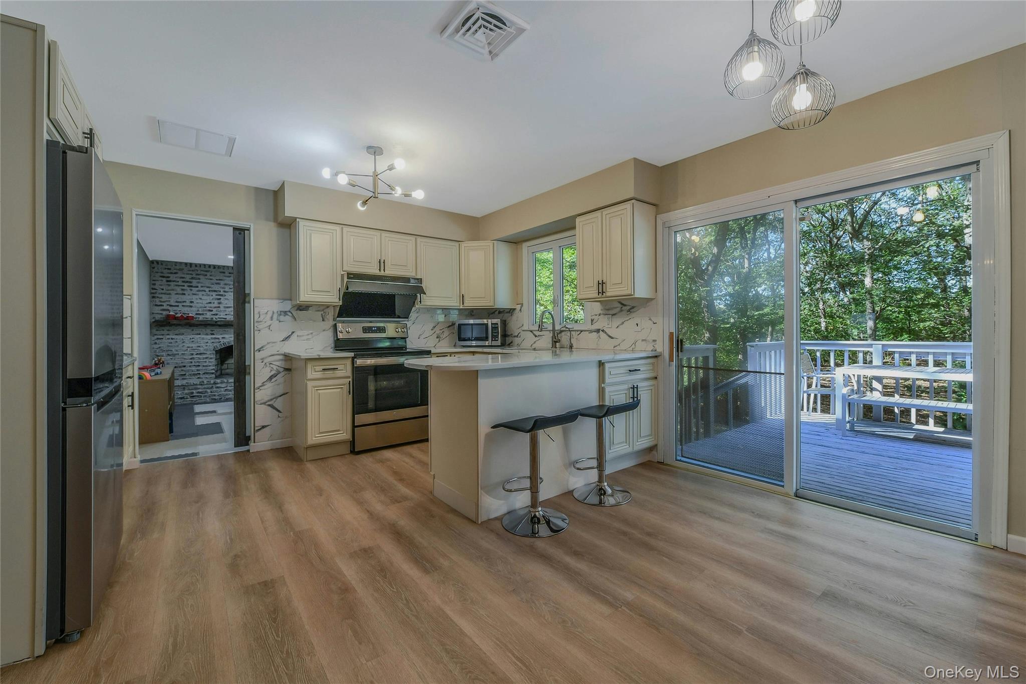 19 Fox Road, East Setauket, NY 11733